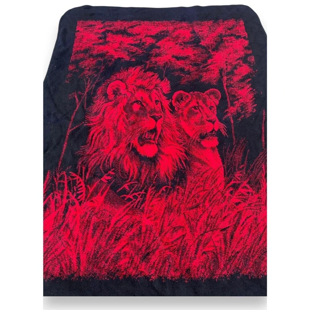 San Marcos Blanket Cobija Black Red Reversible Lion Lions Nature Colorful 70x89